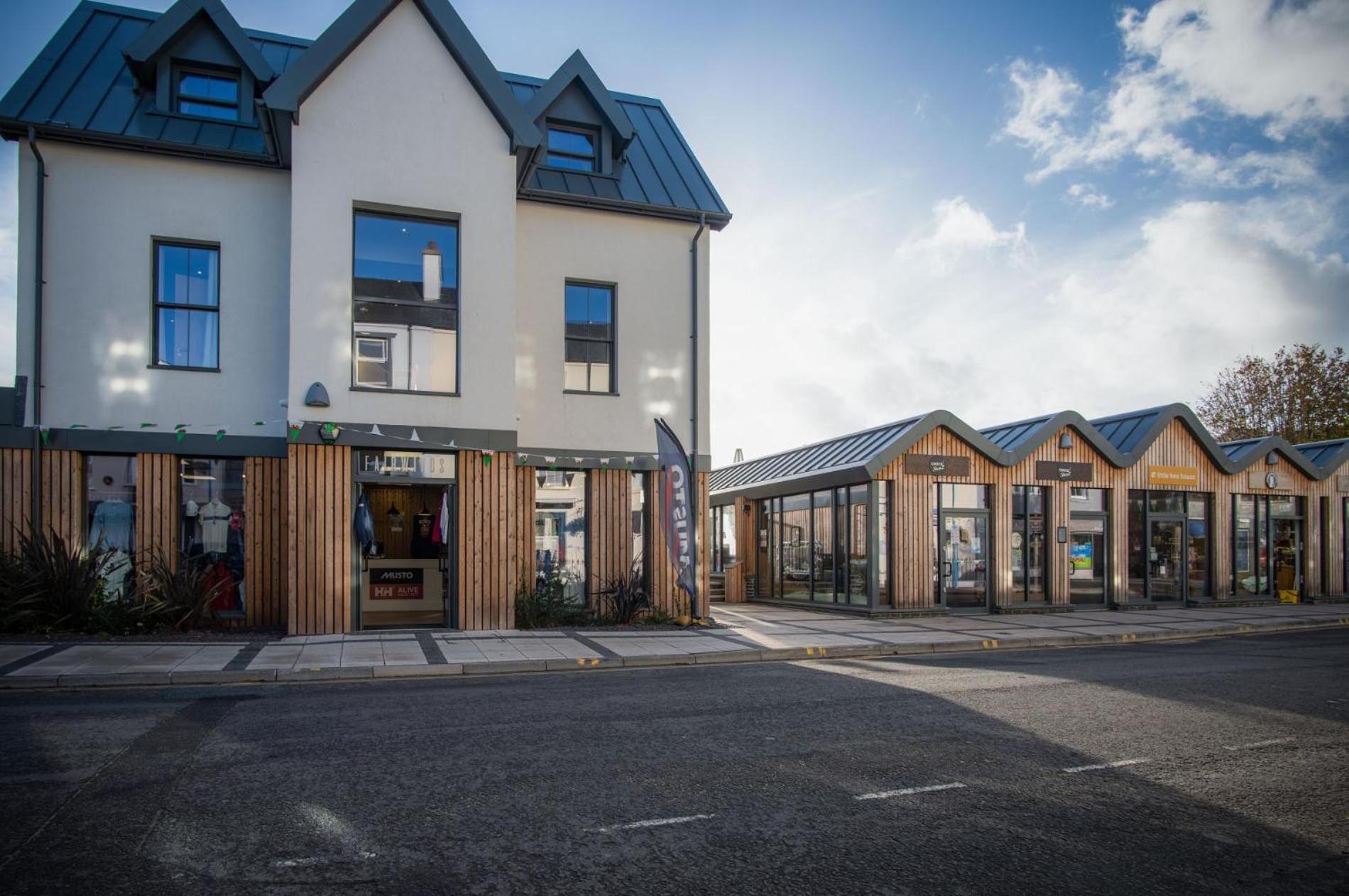 Ocean Cabins No 3 At The Square - Saundersfoot Room photo