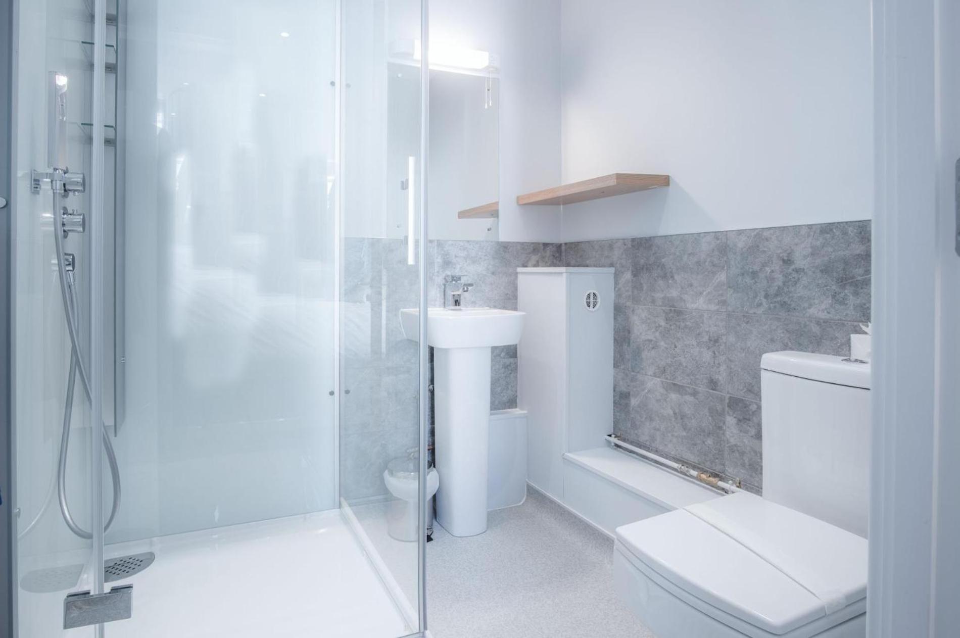 Ocean Cabins No 3 At The Square - Saundersfoot Room photo